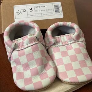 Freshly Picked Pink and White Checkered Moccasins size 3 (c5.5) soft sole